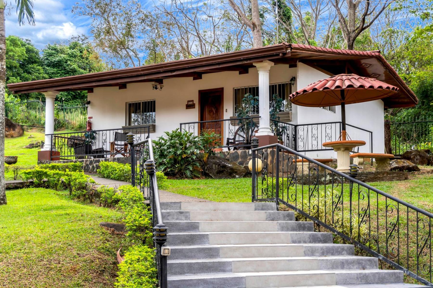Hotel Martino And Animas (Alajuela)
